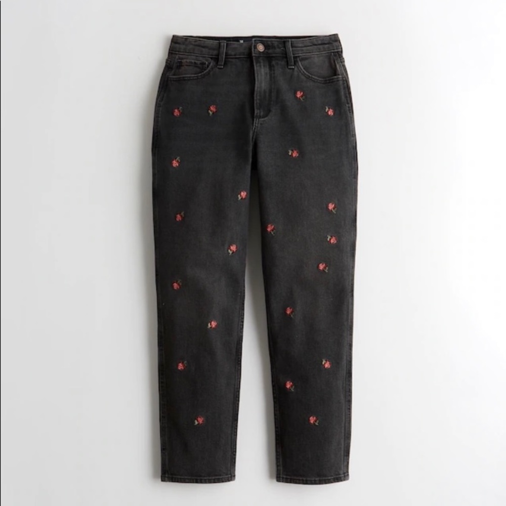 NWT Hollister Curvy High-Rise Mom Jeans